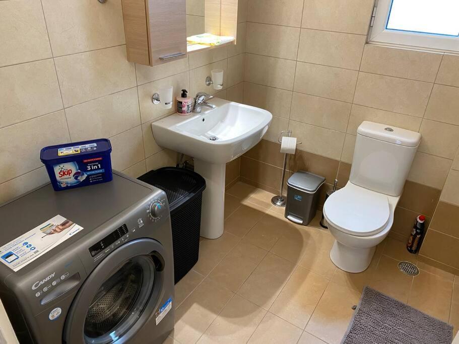 Classy 3Br With 2 Bathrooms Apartment In Marousi Atenas Exterior foto