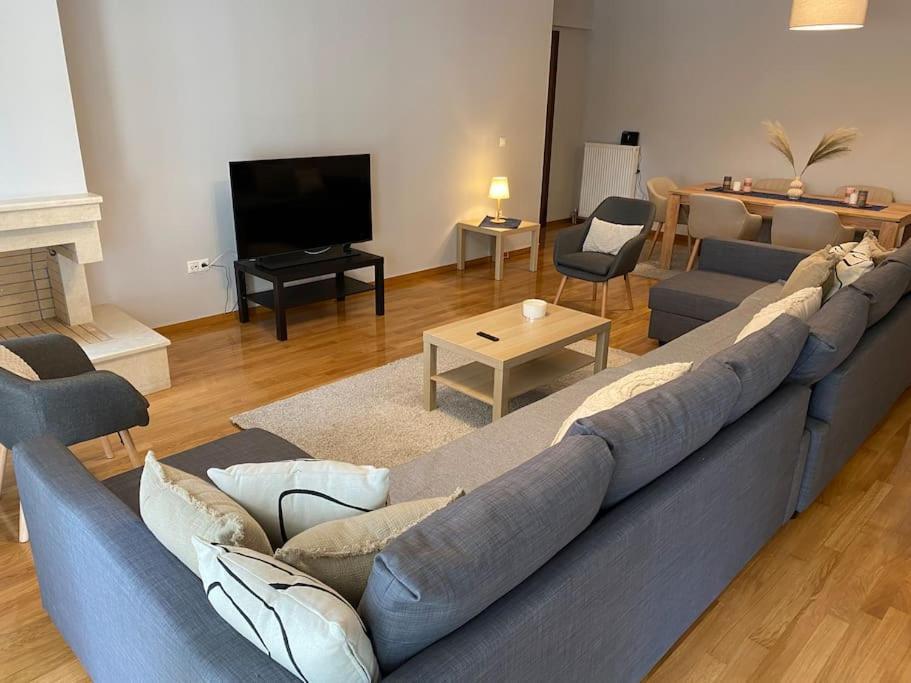 Classy 3Br With 2 Bathrooms Apartment In Marousi Atenas Exterior foto